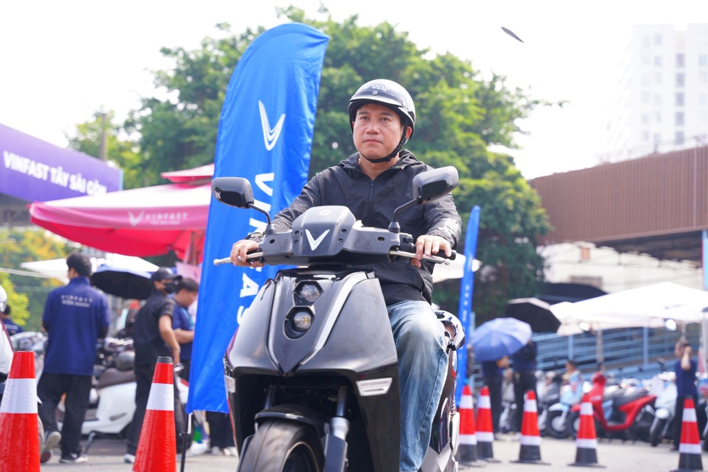 Ngày hội “Đổi xăng lấy điện” mang đến cho khách hàng loạt ưu đãi hấp dẫn - 2