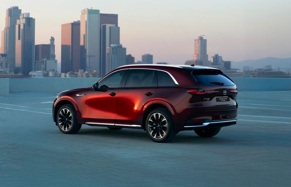 Mazda nhận đặt hàng mẫu SUV Flagship CX-90 2.5 PHEV cao cấp mới tại Việt Nam - 2