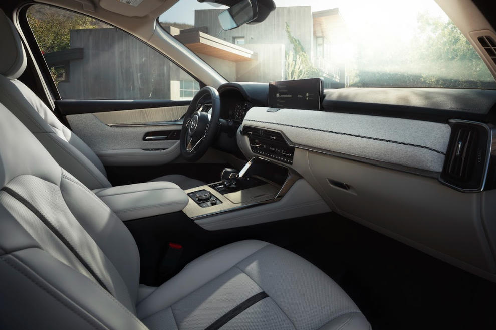 Mazda nhận đặt hàng mẫu SUV Flagship CX-90 2.5 PHEV cao cấp mới tại Việt Nam - 4