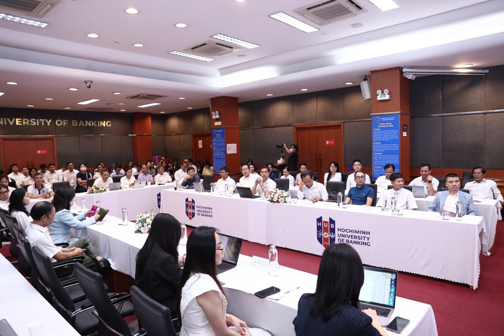 Tăng trưởng 2 con số: Những điểm nghẽn chí mạng cần vượt qua - 2