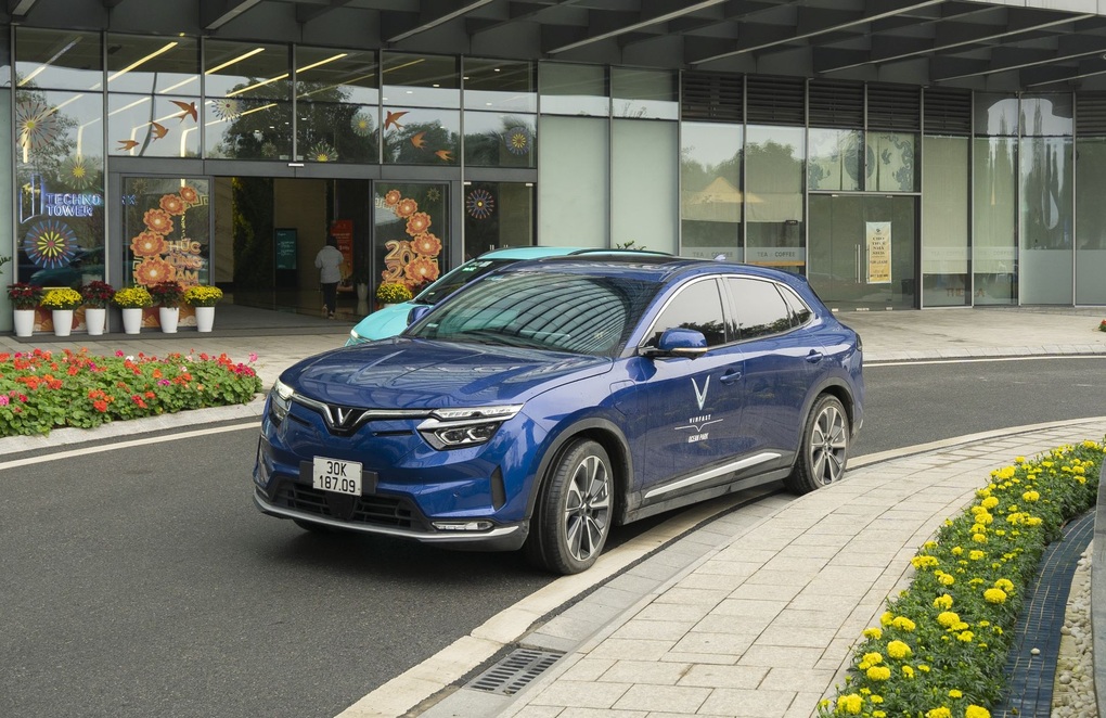 Mua VinFast VF 8 đón Tết, du xuân, nhận cơ hội mua xe trúng xe - 2