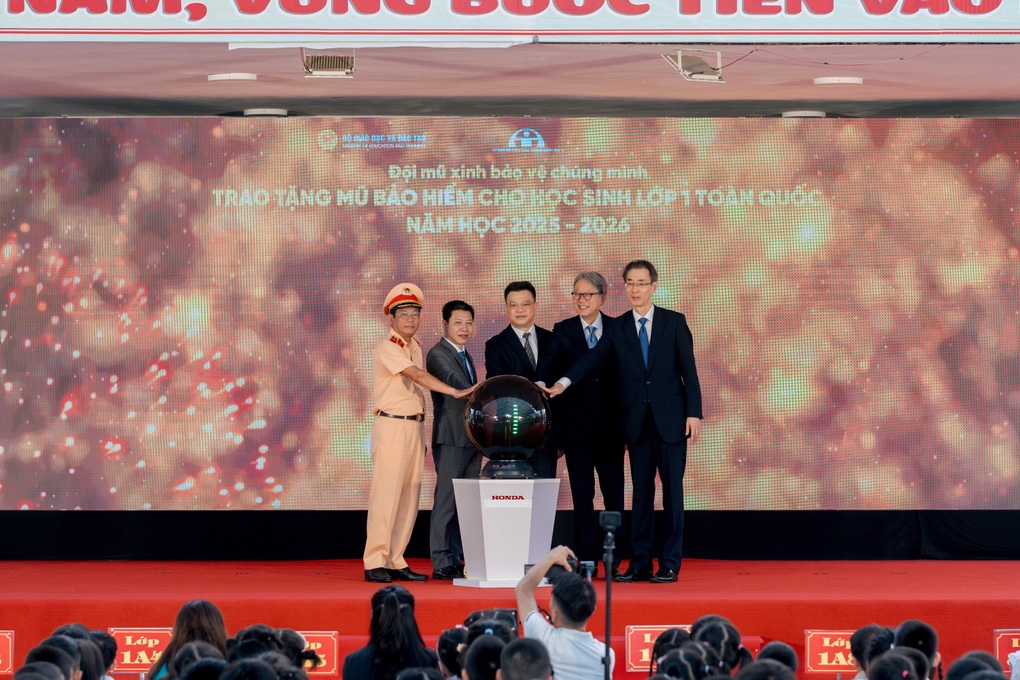 Honda Việt Nam tổng kết chương trình trao tặng mũ bảo hiểm cho học sinh lớp 1 - 2