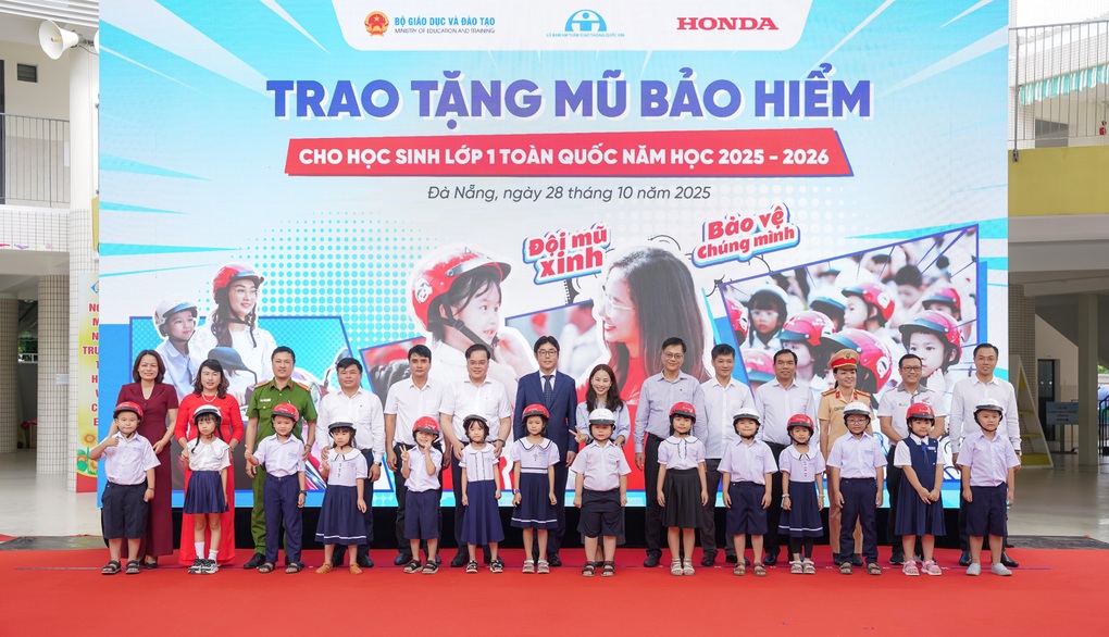 Honda Việt Nam tổng kết chương trình trao tặng mũ bảo hiểm cho học sinh lớp 1 - 4