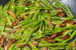 Loại rau rẻ tiền, giàu dưỡng chất, ít calo, giúp xương chắc khỏe, tăng cường miễn dịch, xào đơn giản cũng thơm ngọt