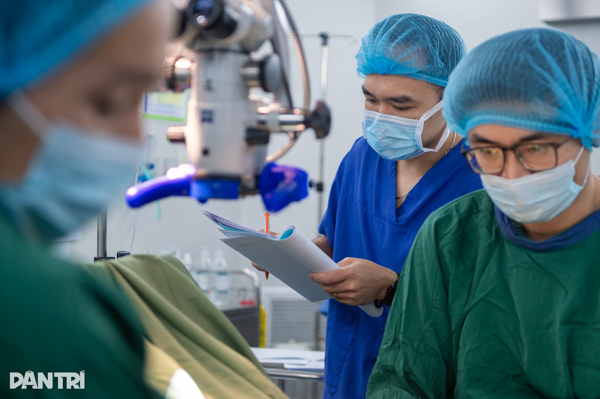 Một giờ săn lùng những tinh binh cuối cùng của người đàn ông 10 năm vô sinh - 3