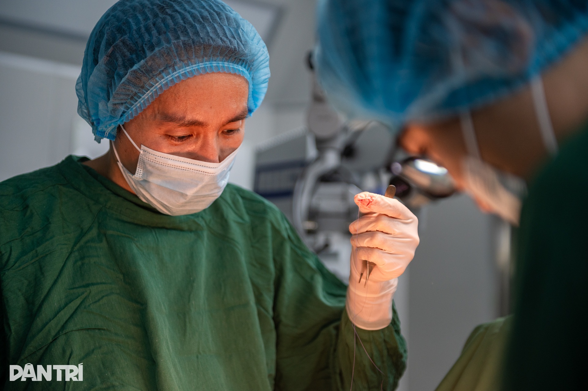 Một giờ săn lùng những tinh binh cuối cùng của người đàn ông 10 năm vô sinh - 14