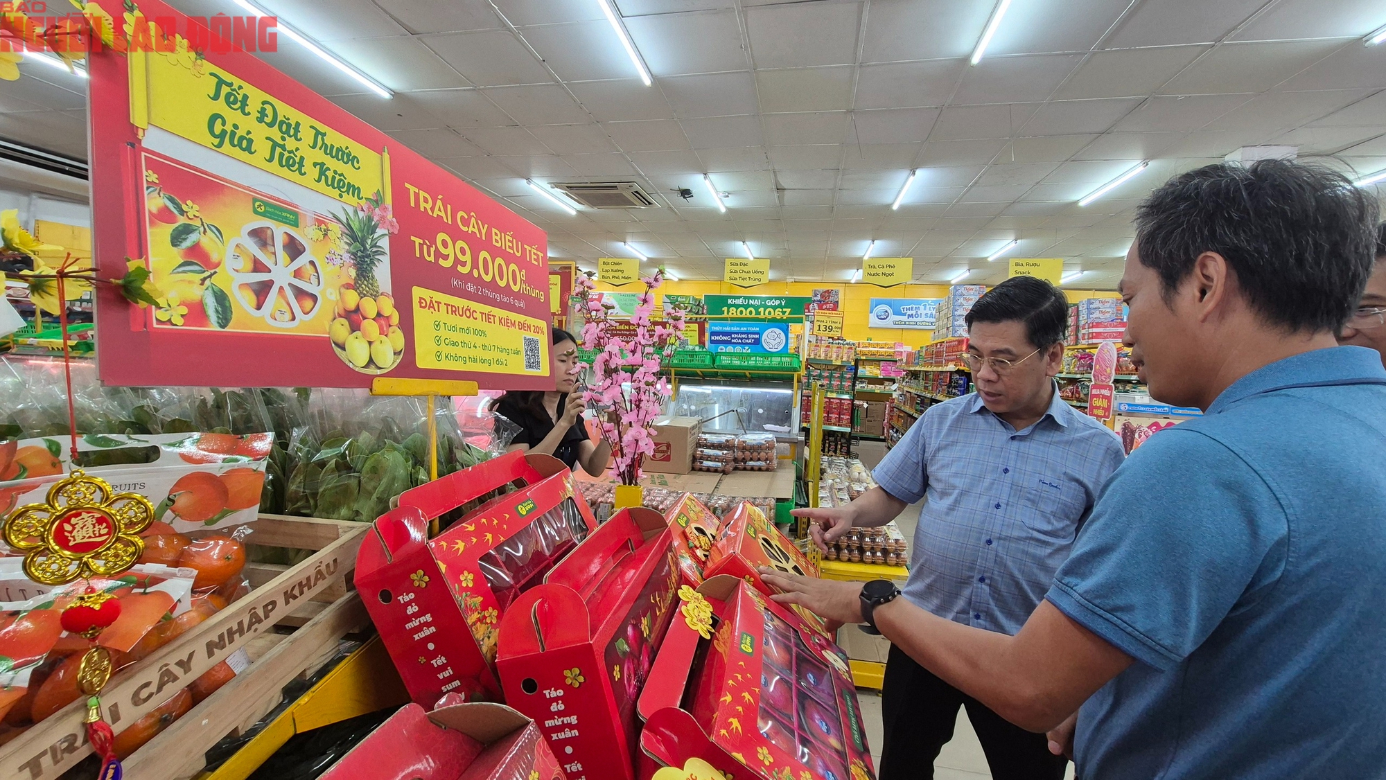 Nửa đêm ở chợ đầu mối TP HCM trước Tết Bính Ngọ 2026 - Ảnh 15.