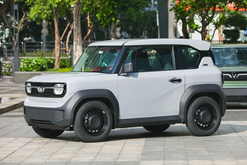 Thị trường ô tô tháng 1: Toyota Hilux ra mắt, VinFast VF 3 có phiên bản mới - 3