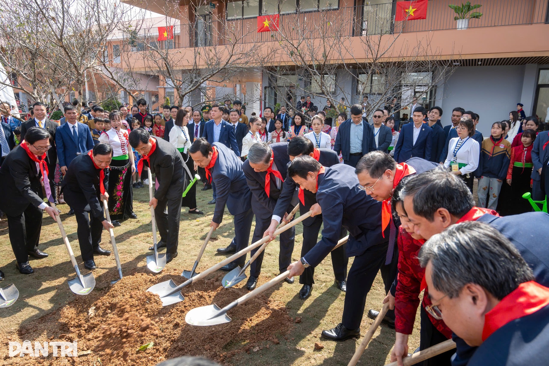 Tổng Bí thư Tô Lâm khánh thành trường nội trú hiện đại nhất vùng biên giới - 13