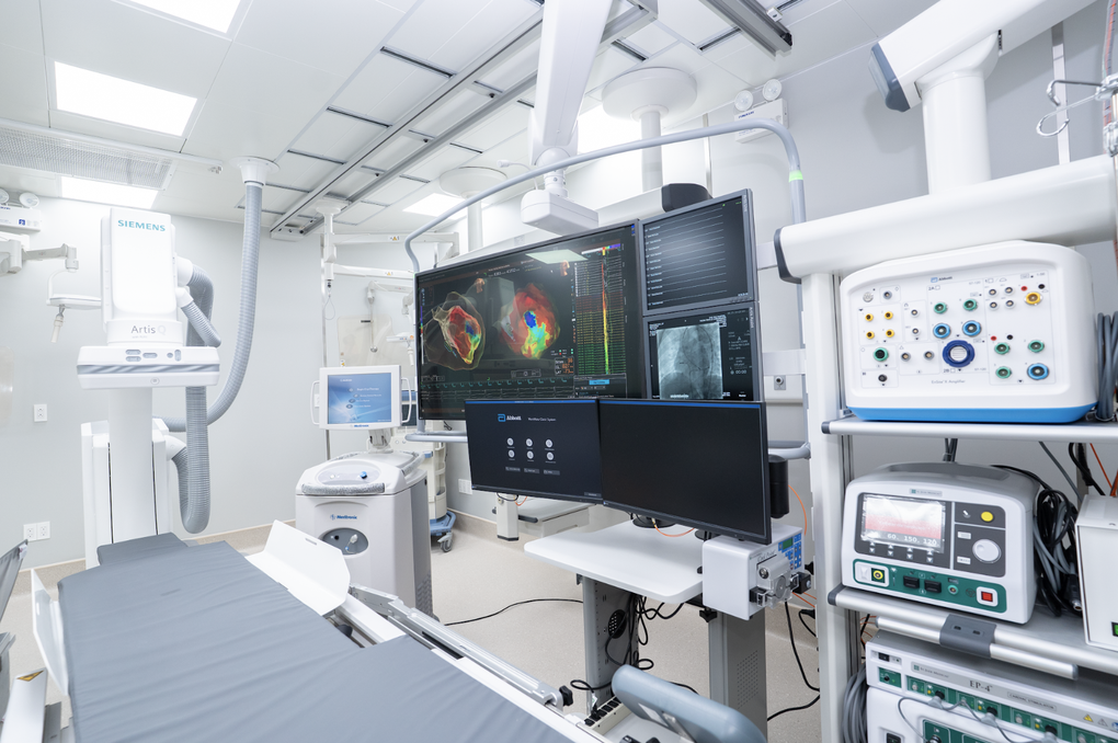 BV Chợ Rẫy có vũ khí thông tim hàng đầu, Thứ trưởng nêu điều cần làm - 3