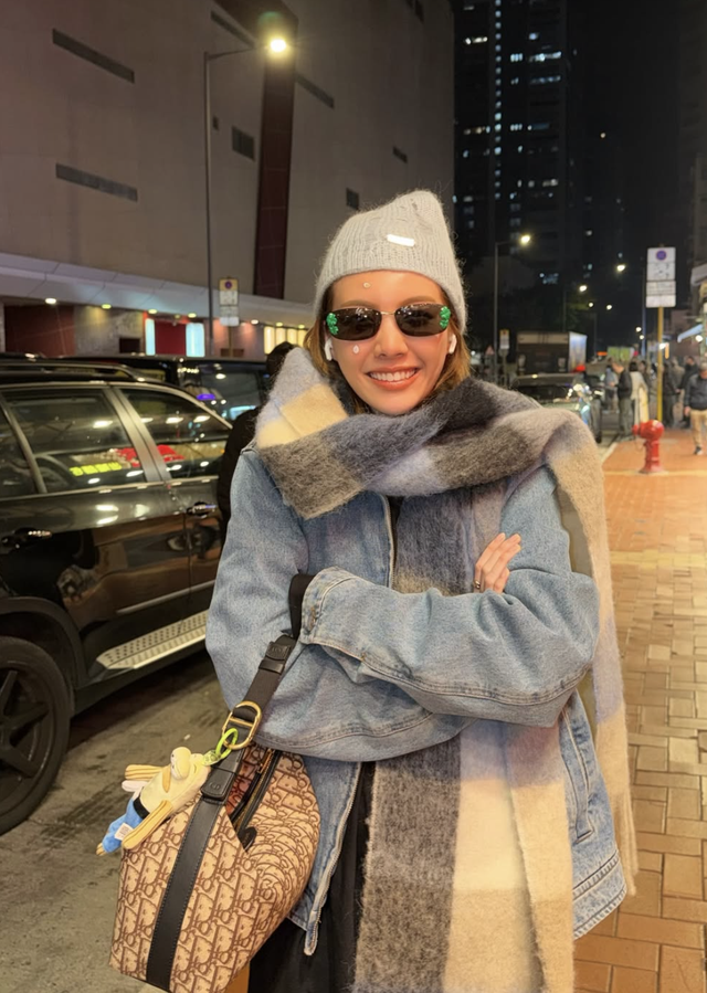 Bản phối đời thường trở nên ấn tượng hơn với. áo khoác denim  - Ảnh 7.