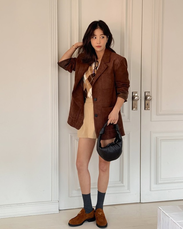 Đổi mới tủ đồ với trang phục họa tiết ô kim cương đầy phá cách - Ảnh 7.