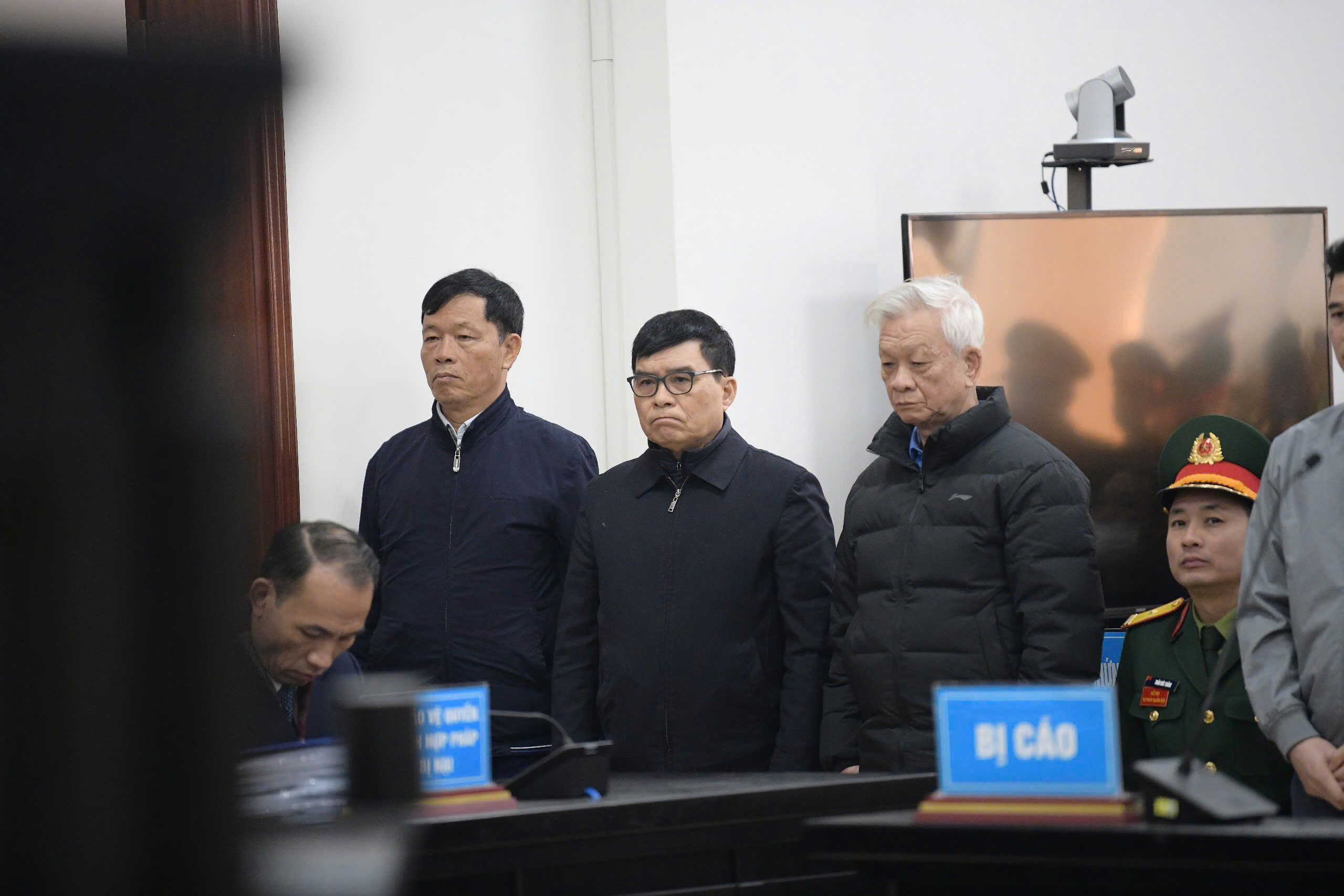 2 Cựu thiếu tướng bị tuyên án tù vì vi phạm quản lý đất đai quốc phòng - Ảnh 1.