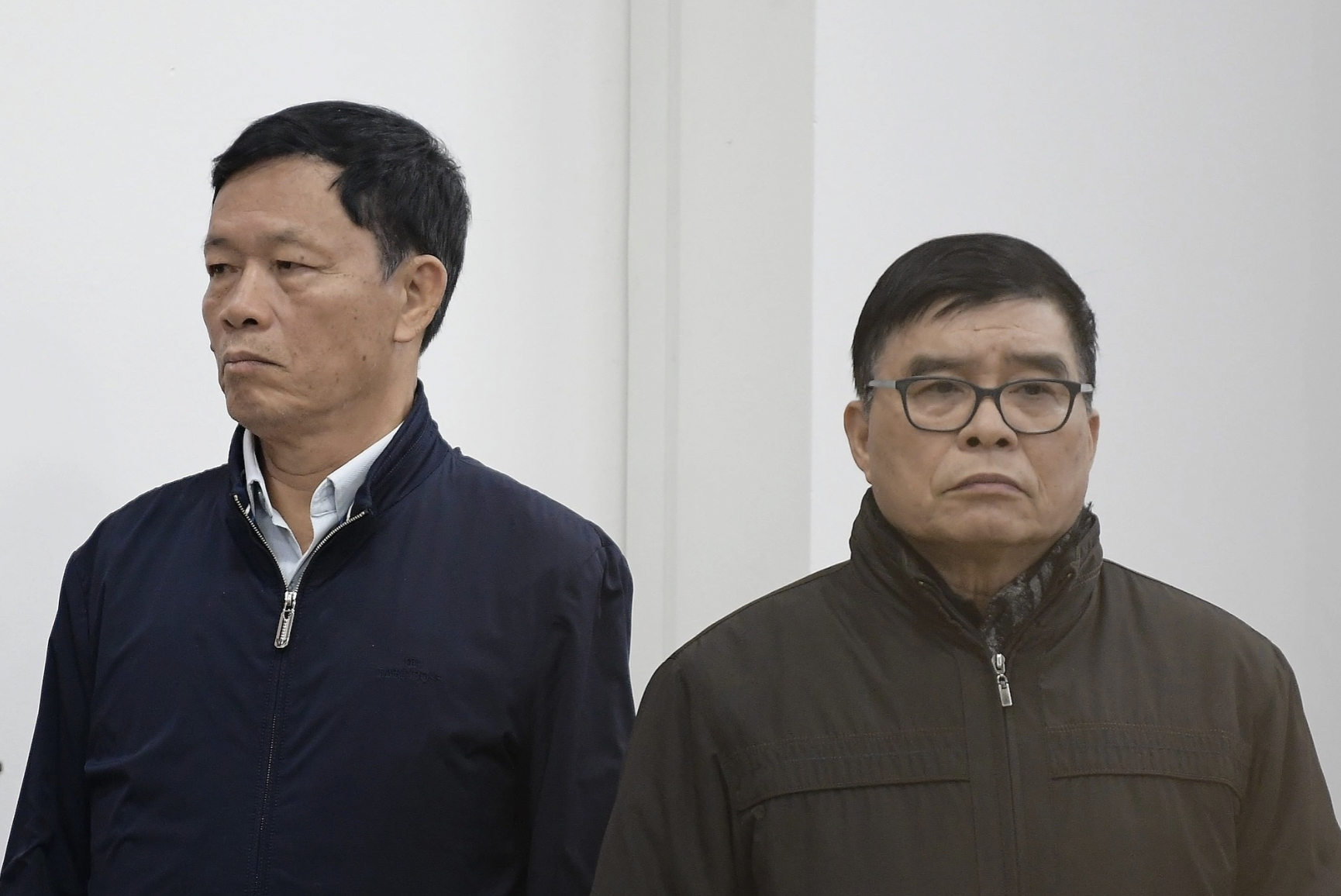 2 cựu thiếu tướng quân đội bị đề nghị mức án đến 3 năm tù - Ảnh 1.