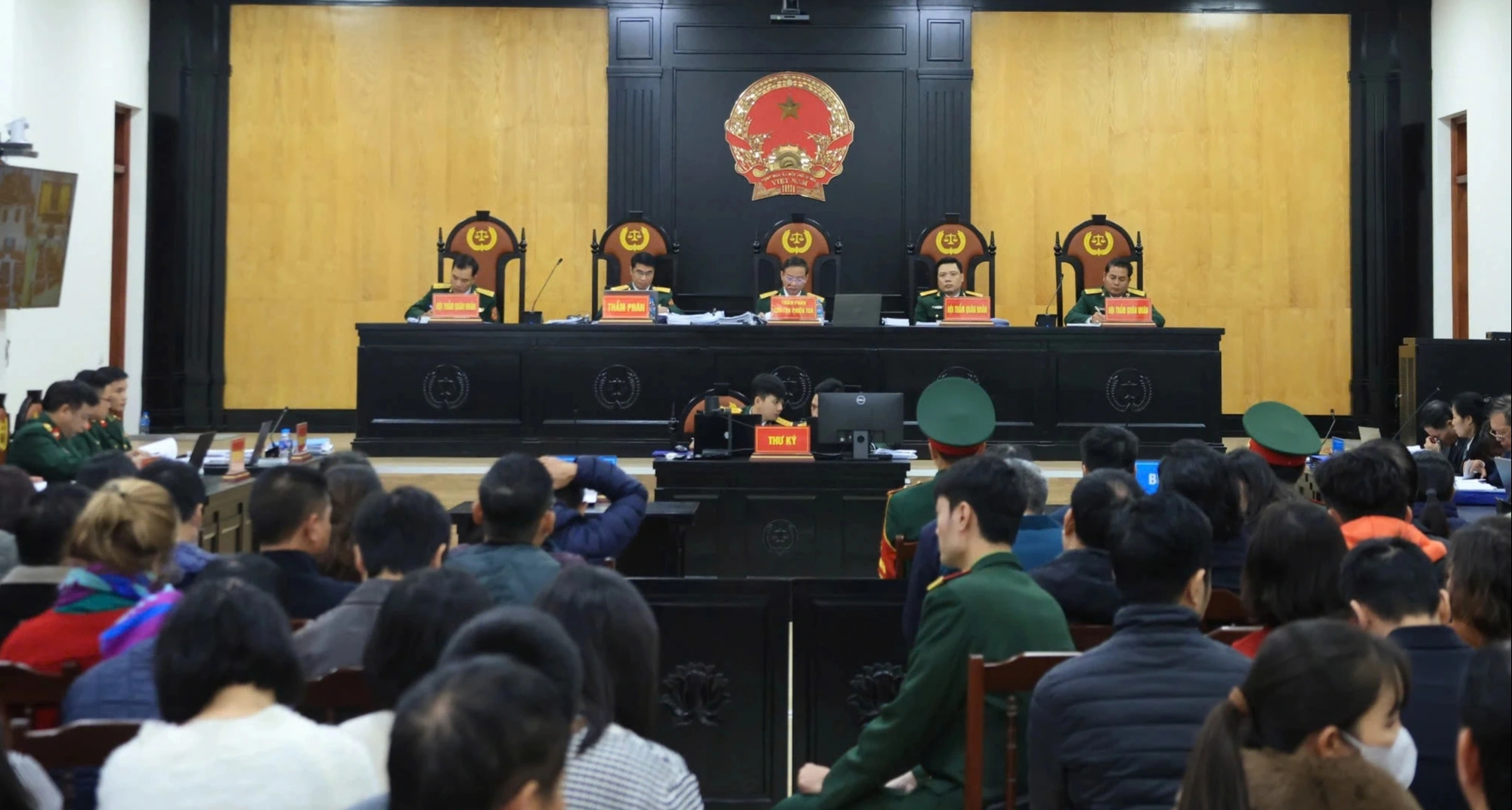 2 cựu thiếu tướng quân đội khai gì về sai phạm dự án sân bay Nha Trang? 1 2 cựu thiếu tướng quân đội khai gì về sai phạm dự án sân bay Nha Trang? - Ảnh 1.