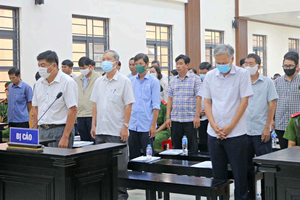 3 cựu Phó Chủ tịch TP Long Xuyên và 26 đồng phạm tiếp tục hầu tòa - 1