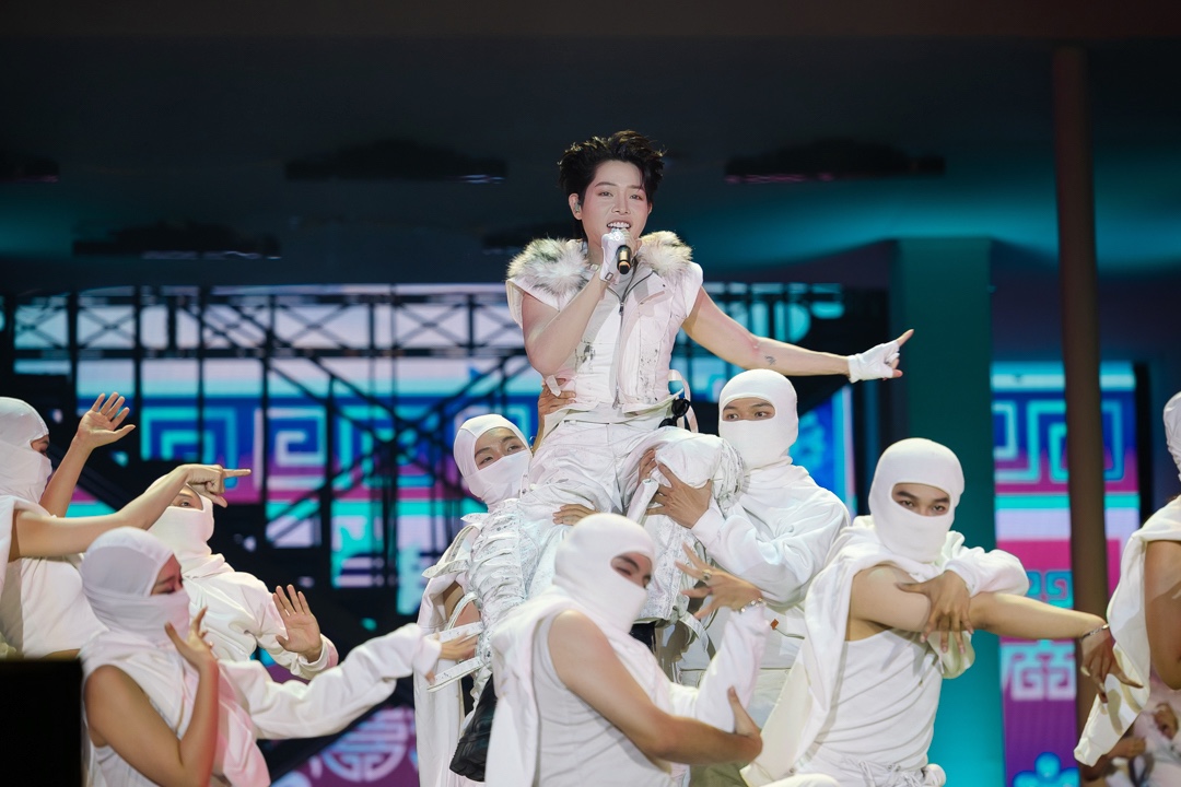 HOZO City Tết Fest 2025: 3 đêm nhạc bùng nổ cùng Mỹ Tâm, SOOBIN và dàn sao đỉnh cao, Đức Phúc “se duyên” màn cầu hôn 102 triệu đồng- Ảnh 8.