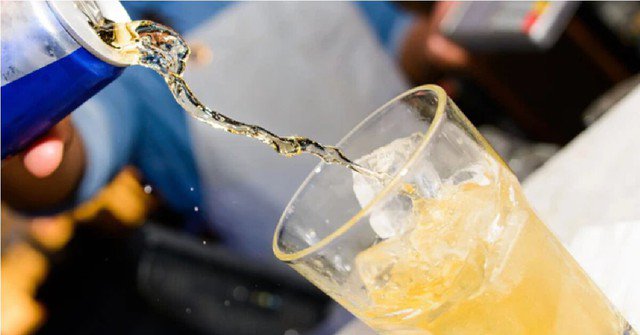 3 đồ uống âm thầm tàn phá não bộ mà nhiều người trẻ đang uống hằng ngày 1 Nước ngọt có ga: “Kẻ thù ngọt ngào” của não bộ