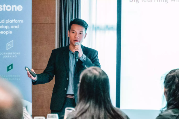 Chúc mừng tôi đi: 30 tuổi trả xong nợ cho bố mẹ, còn mua thêm căn nhà tặng họ dưỡng già!- Ảnh 1.