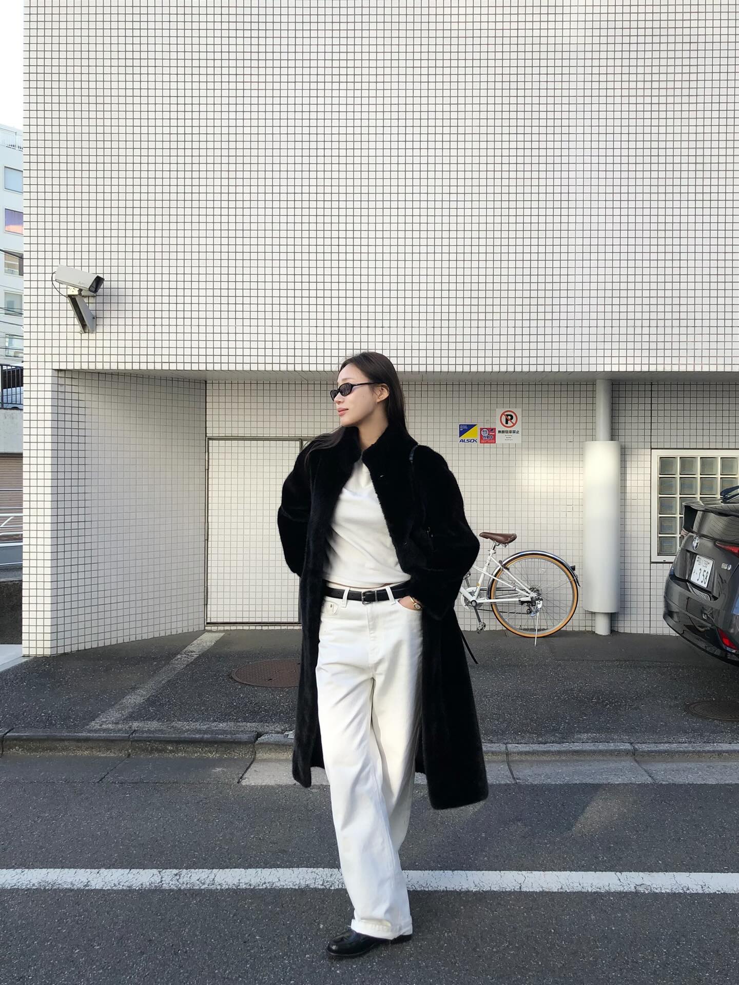 4 xu hướng quần jeans sẽ hot suốt năm 2026, không biết hết là khó mặc đẹp- Ảnh 1.