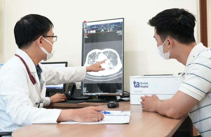 Bác sĩ Thành Đô khám cho người bệnh. Ảnh minh họa: Bệnh viện Đa khoa Tâm Anh