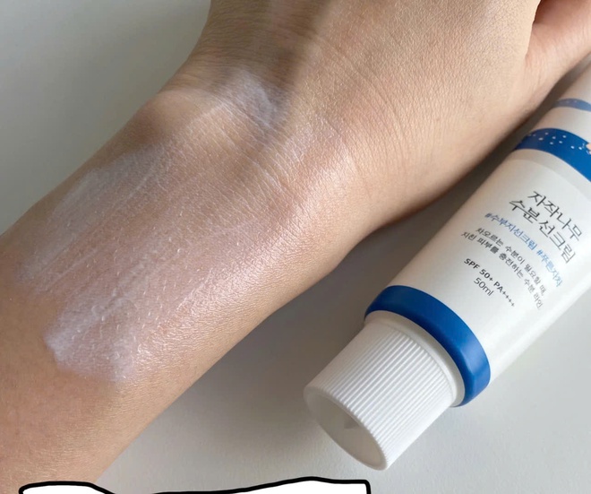 5 kem chống nắng quanh năm bán chạy tại Olive Young: Chung 1 công thức khiến dân tình mê không dứt nổi- Ảnh 1.