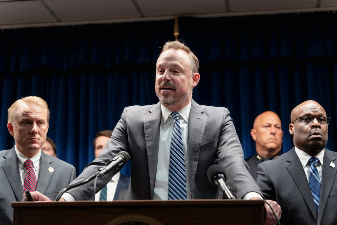 Công tố viên liên bang Joseph Thompson phát biểu tại Minneapolis, bang Minnesota, tháng 6/2025. Ảnh: Reuters