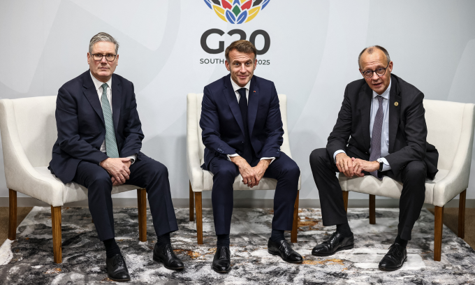 (Từ trái sang) Thủ tướng Anh, Tổng thống Pháp và Thủ tướng Đức tại hội nghị thượng đỉnh G20 ở Nam Phi tháng 11/2025. Ảnh: AFP