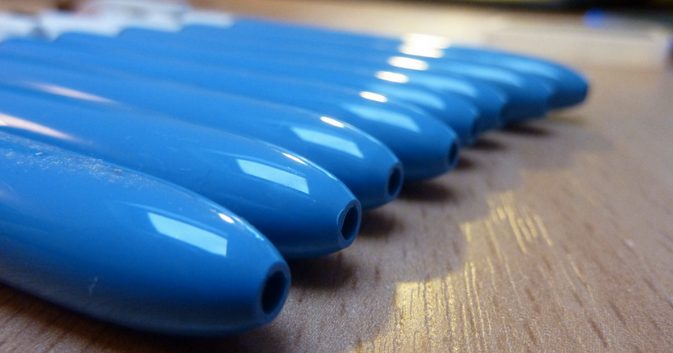 90% người dùng không biết công dụng của chiếc lỗ nhỏ trên nắp bút bi- Ảnh 1.