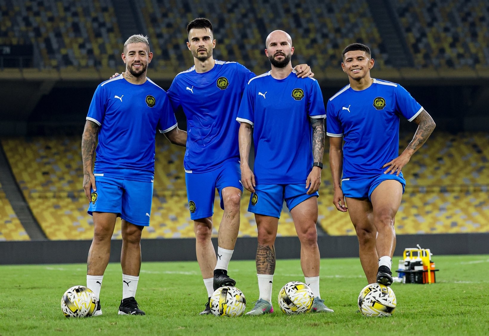 Cầu thủ nhập ‘lậu’ bỏ chạy khỏi đội tuyển Malaysia, án phạt khó tránh khỏi - Ảnh 1. Cầu thủ nhập ‘lậu’ bỏ chạy khỏi đội tuyển Malaysia, án phạt khó tránh khỏi - Ảnh 1.