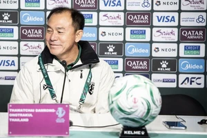 HLV Thawatchai vui mừng với cơ hội vào tứ kết của U-23 Thái Lan