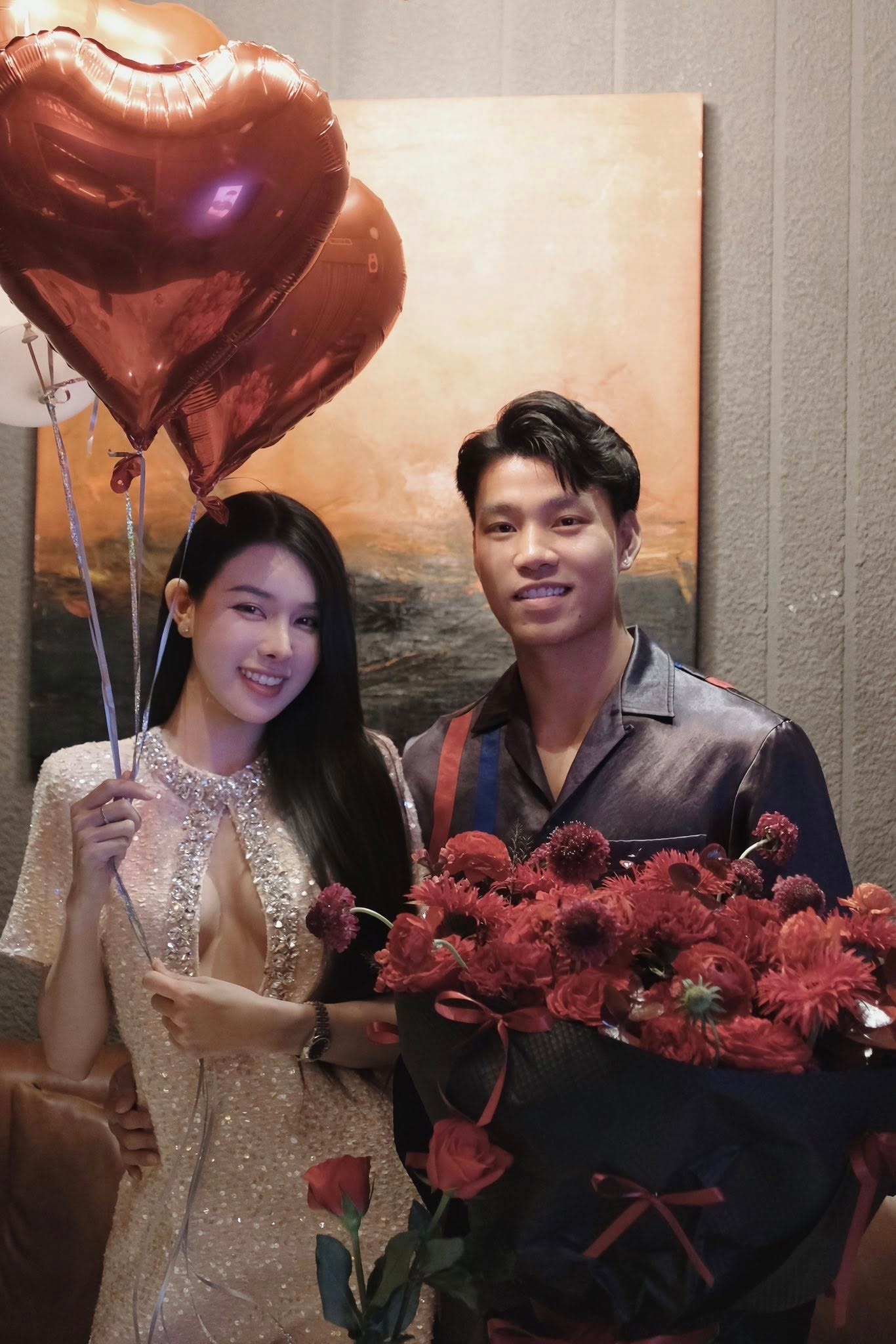 Ai bằng Văn Thanh và bạn gái “trâm anh thế phiệt”, chạy Porsche đôi cả chục tỷ đồng, nàng ốm là 