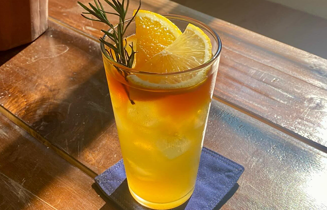 Trà chanh gừng mật ong không phù hợp với mọi người. Ảnh minh họa: Thu Phương