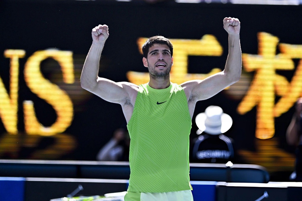 Alcaraz thị uy sức mạnh, tiến vào tứ kết Australian Open - 1