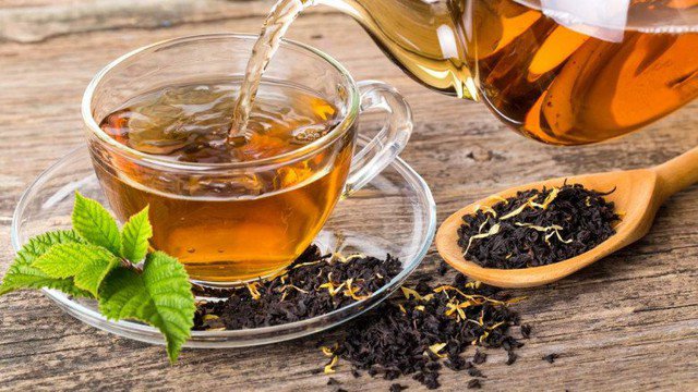 Ăn gì khi bị nhiệt miệng nhanh khỏi và ngừa tái phát? 3 Nếu bạn có thể uống được vị trà đen, hãy duy trì uống từ 500 - 750 ml mỗi ngày sẽ đem lại rất nhiều lợi ích tốt cho sức khỏe.