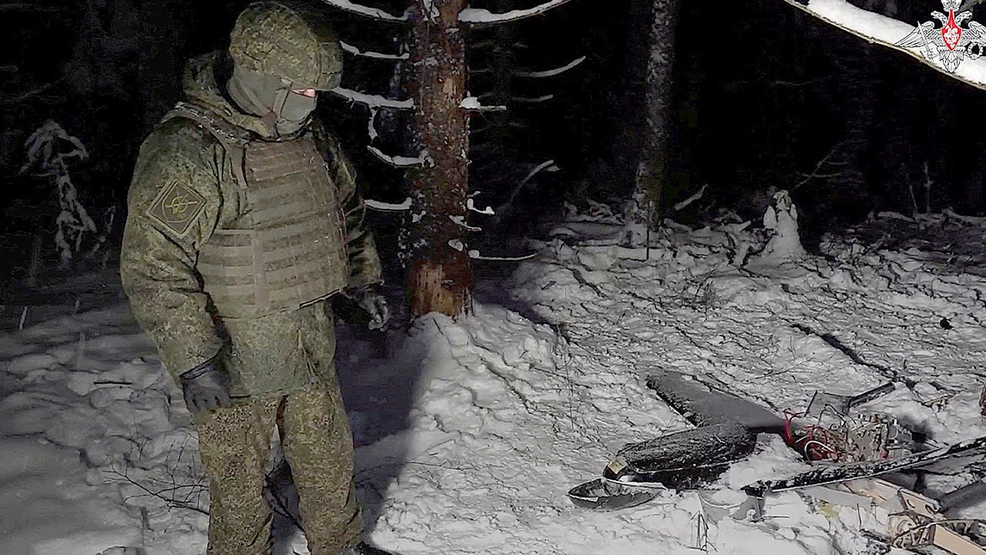 An ninh Mỹ "soi" vụ Nga tố Ukraine tấn công dinh thự Tổng thống Putin 1 Mỹ “kết luận” vụ UAV Ukraine tấn công dinh thự Tổng thống Nga - Ảnh 1.