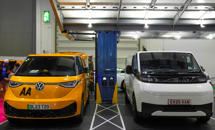 Anh lập kỷ lục xe điện khi châu Âu 'đạp thắng' chuyển đổi xanh - Ảnh 1.