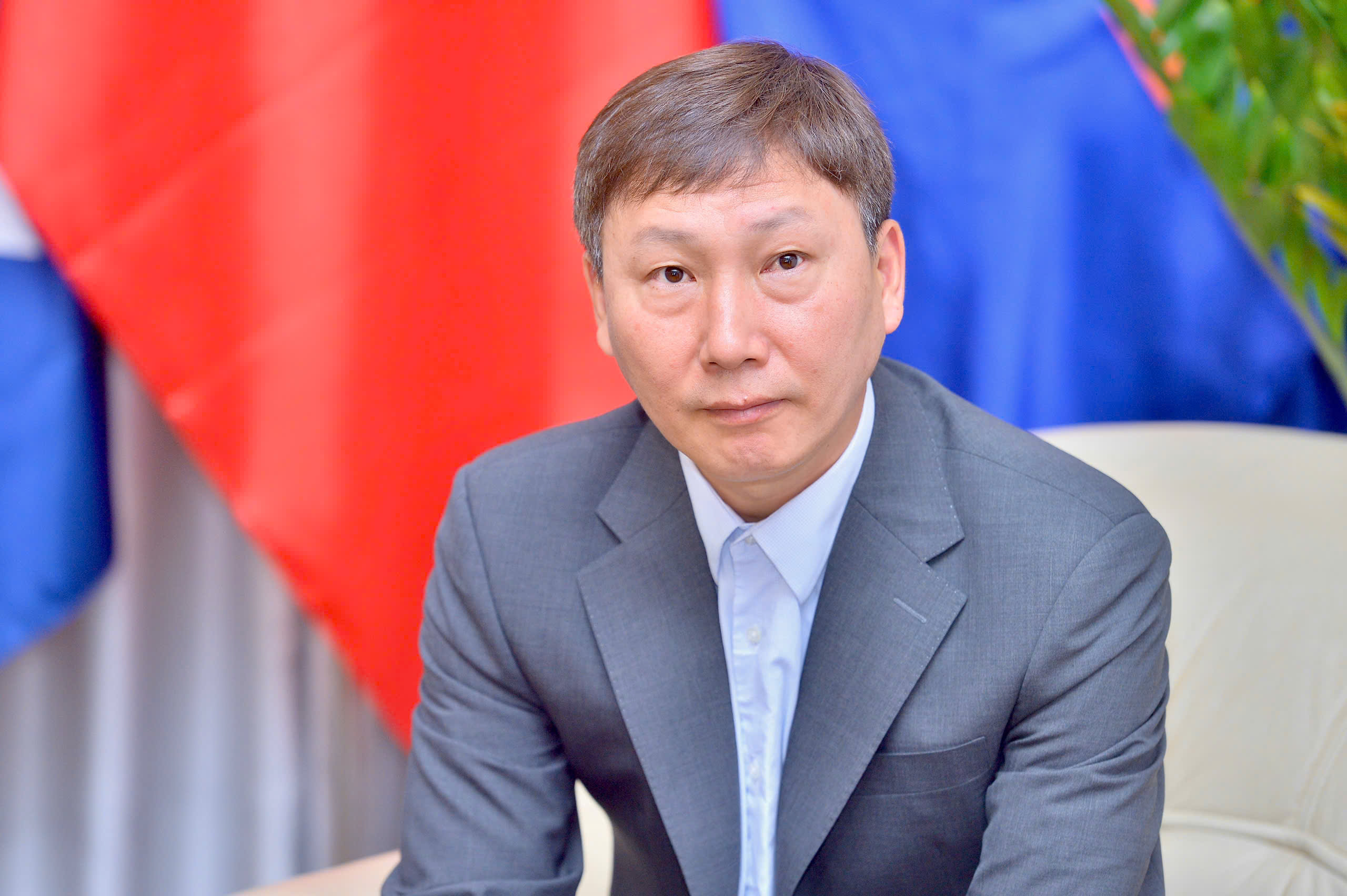 Lời động viên xúc động của vợ HLV Kim Sang-sik: 'Anh và U.23 Việt Nam đã rất vất vả rồi...'- Ảnh 1. Lời động viên xúc động của vợ HLV Kim Sang-sik: 'Anh và U.23 Việt Nam đã rất vất vả rồi...'- Ảnh 1.