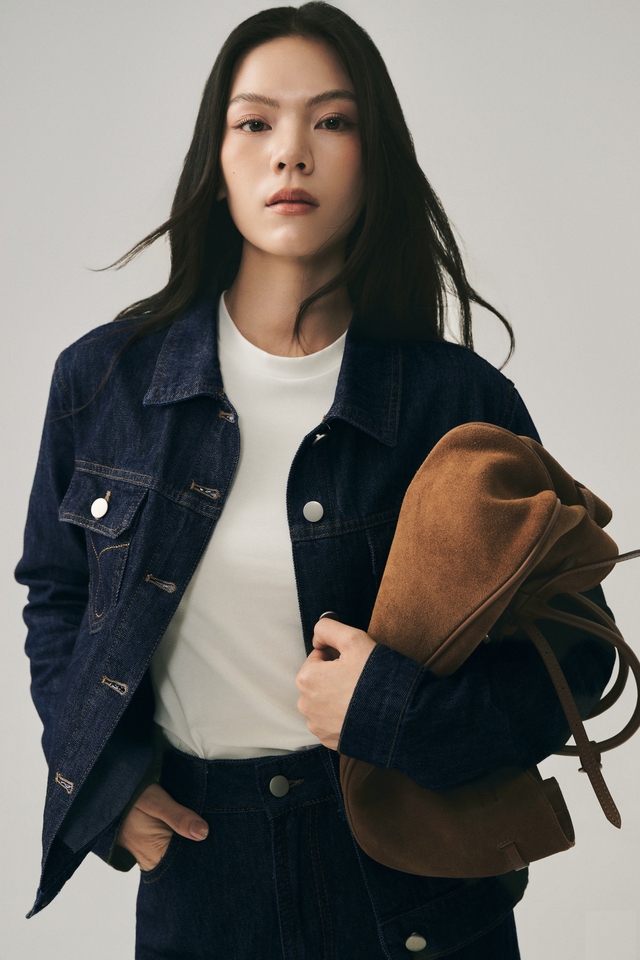 Áo khoác jean, áo phao... vừa mặc có gu vừa chinh phục tiết đông lạnh giá - Ảnh 1.