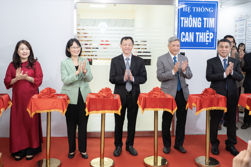 BV Chợ Rẫy có vũ khí thông tim hàng đầu, Thứ trưởng nêu điều cần làm - 1