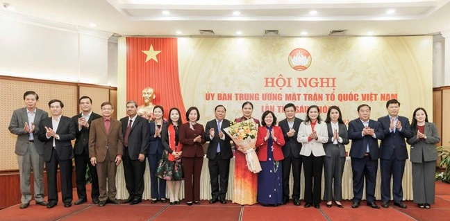 Bà Hà Thị Nga giữ chức Phó chủ tịch, Tổng thư ký MTTQ Việt Nam- Ảnh 2.