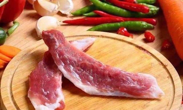 Ba bộ phận rất quý trên cơ thể lợn tốt như nhân sâm, tổ yến, chế biến theo cách này ăn giúp cơ thể tràn đầy sức sống 3 Xương lưỡi liềm nhiều canxi, collagen... tốt cho da và khớp. Ảnh: TL