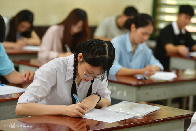 Thí sinh thi tốt nghiệp THPT năm 2025 tại TP HCM. Ảnh: Thanh Tùng