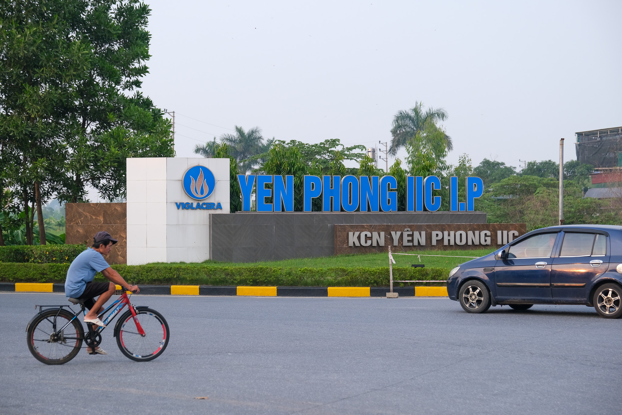 'Thủ phủ công nghiệp' phía Bắc sẽ thí điểm 3 khu công nghiệp sinh thái, hướng trung hòa carbon - Ảnh 1. công nghiệp - Ảnh 1.