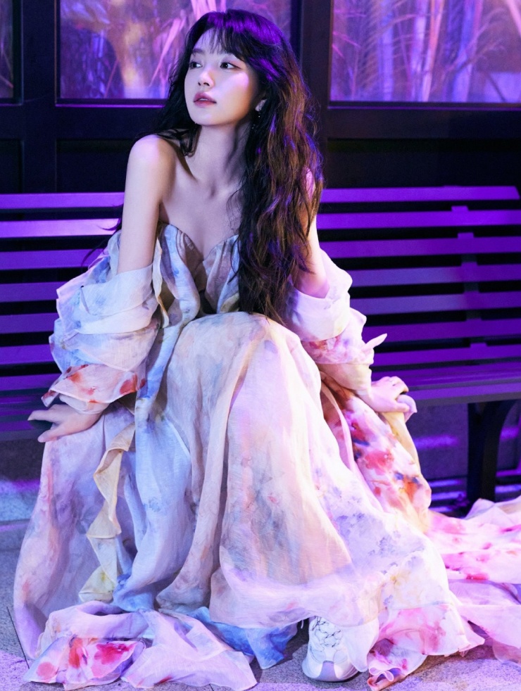 Bạch Lộc và Điền Hi Vi định hình chuẩn đẹp mới của màn ảnh Hoa ngữ 1 Nữ diễn viên sinh sau 1995 gây ấn tượng với gương mặt bầu bĩnh, nụ cười rạng rỡ và hình ảnh “búp bê cổ trang” của màn ảnh Hoa ngữ.