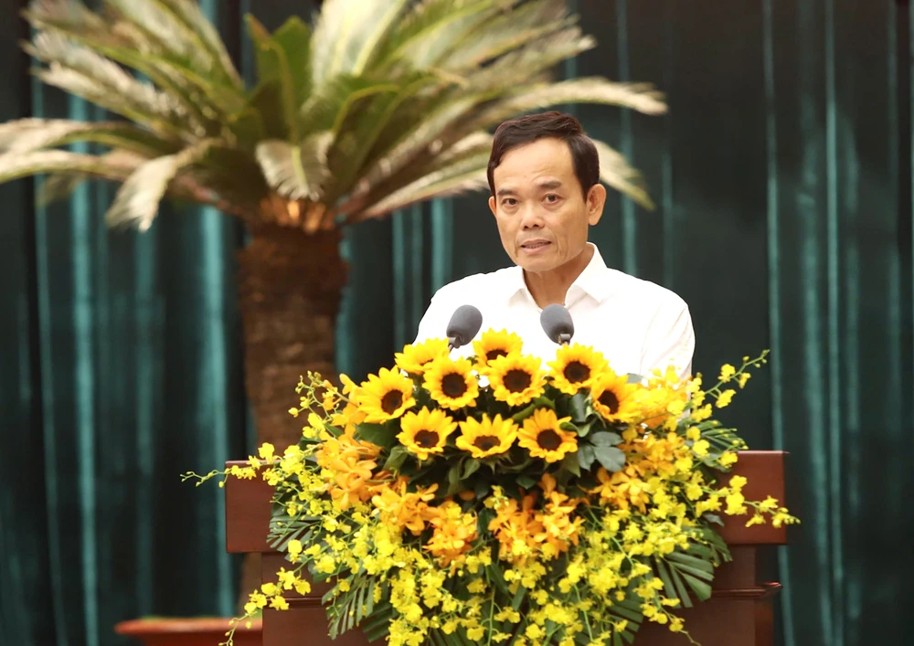 Bí thư Thành ủy TP.HCM Trần Lưu Quang phát biểu kết luận hội nghị. Ảnh: HÀ THƯ ban-chap-hanh-dang-bo-tp.hcm-5.jpg