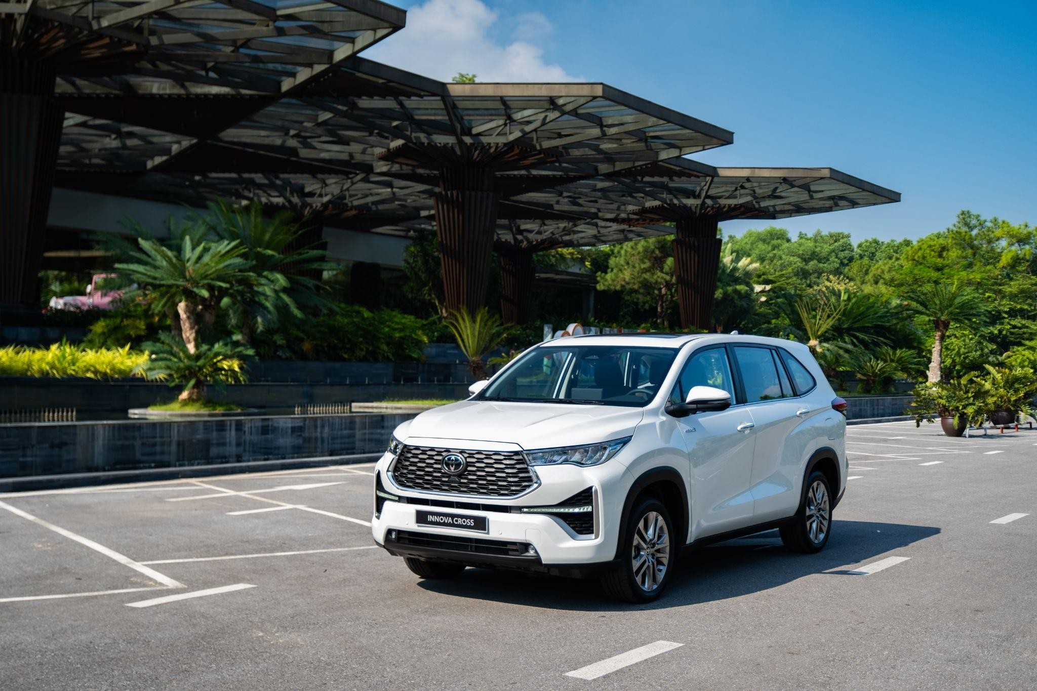 Toyota Innova Cross: Bản lĩnh của tiên phong và bài toán chuyển mình ngoạn mục - Ảnh 1.