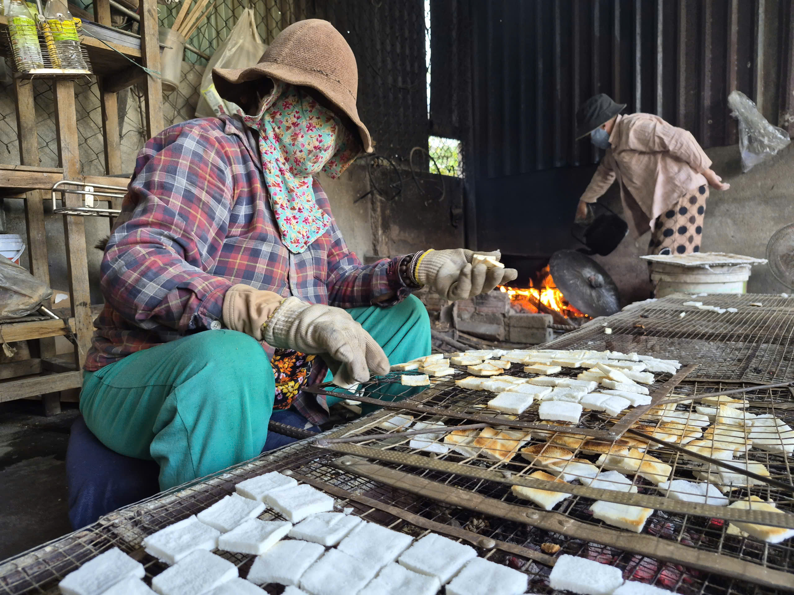 Giữ hương tết xưa: Bánh 'bảy lửa' đậm vị tết quê- Ảnh 5.