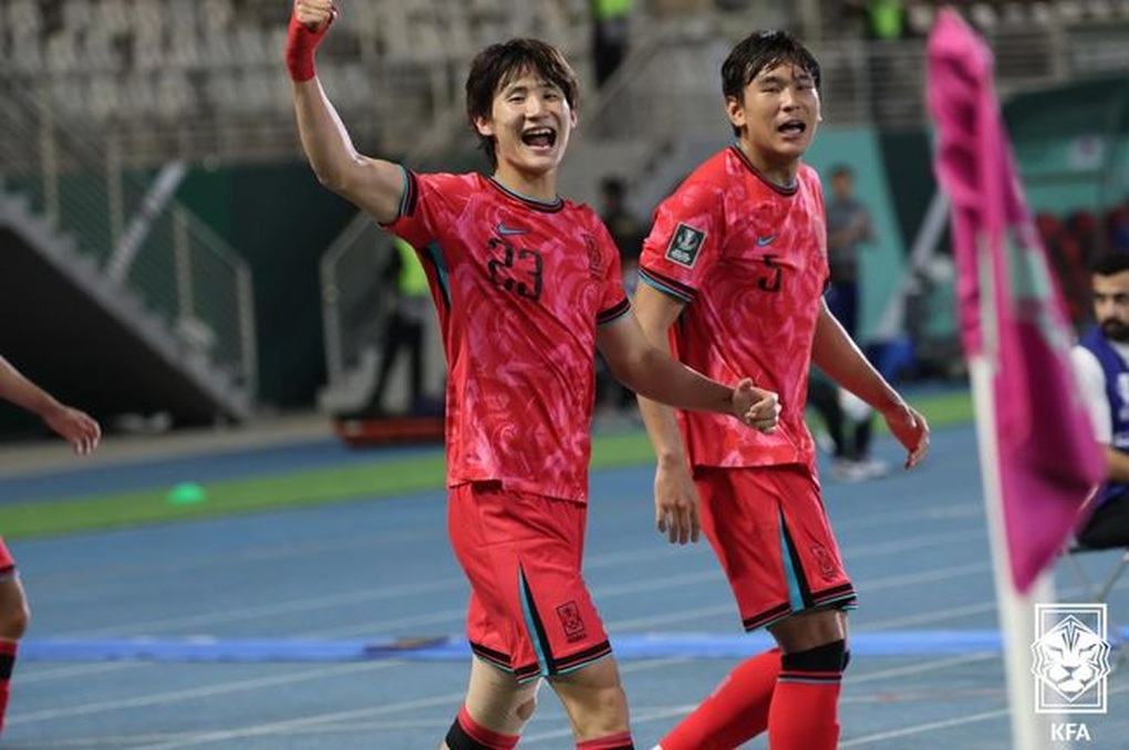 Báo Hàn Quốc sợ đội nhà thua U23 Việt Nam, khen ngợi HLV Kim Sang Sik - 1