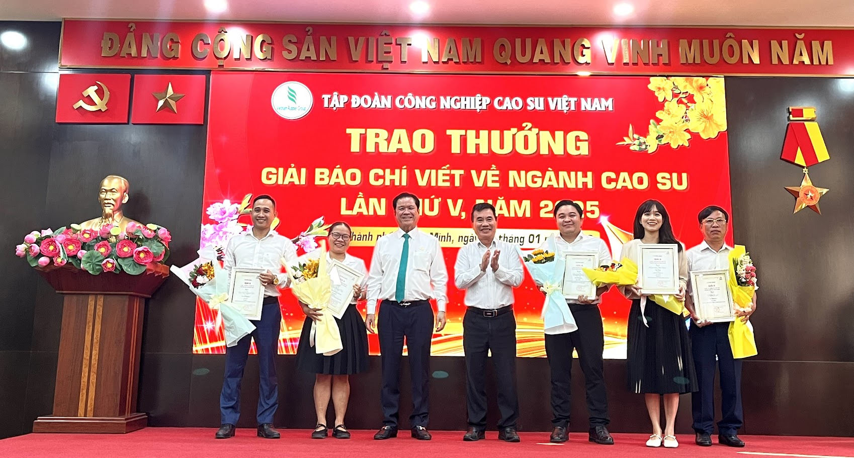 Báo Người Lao Động đoạt giải A viết về ngành cao su năm 2025 - Ảnh 1.
